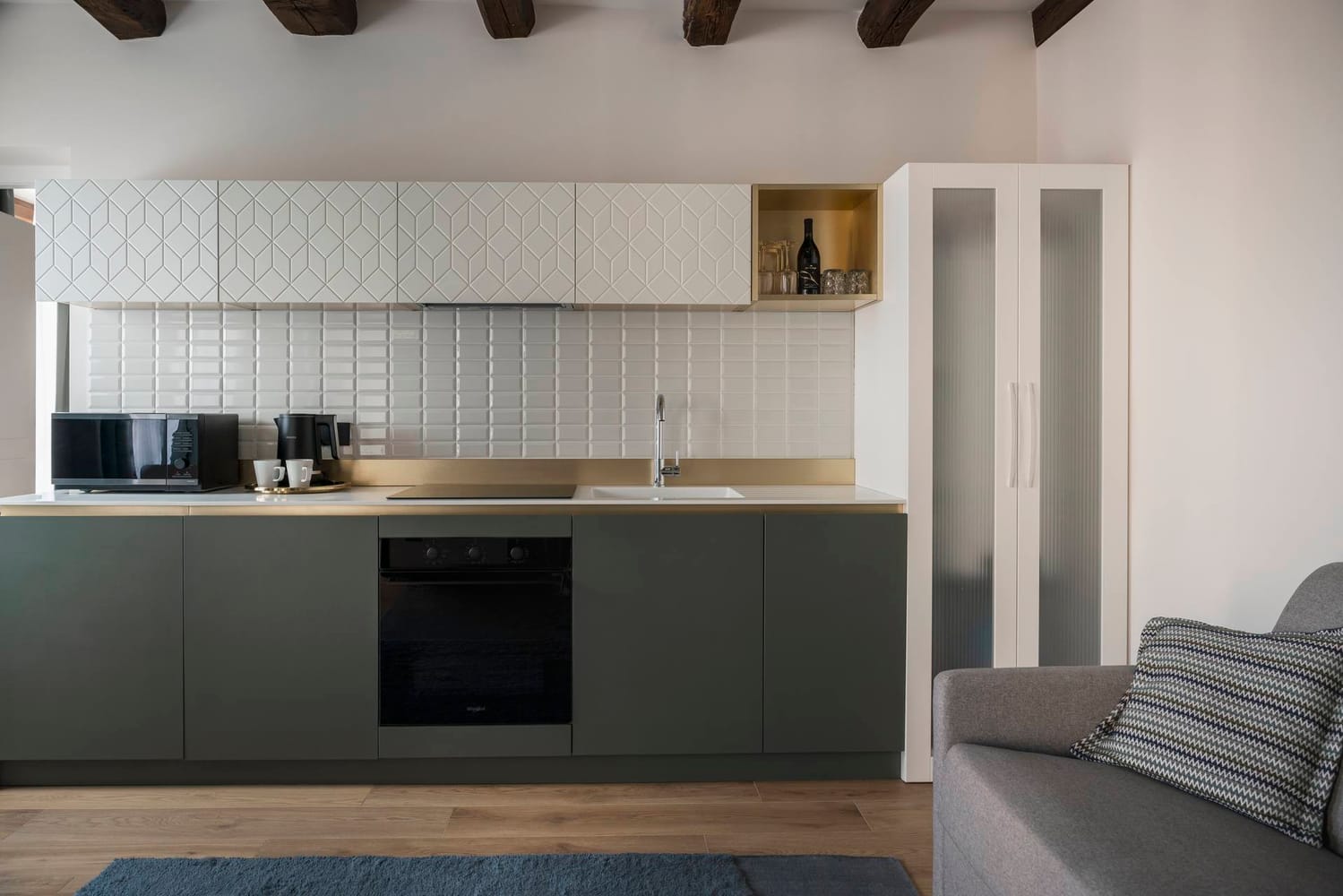 Open-plan fully equipped kitchen, Superior Apartment with Canal View