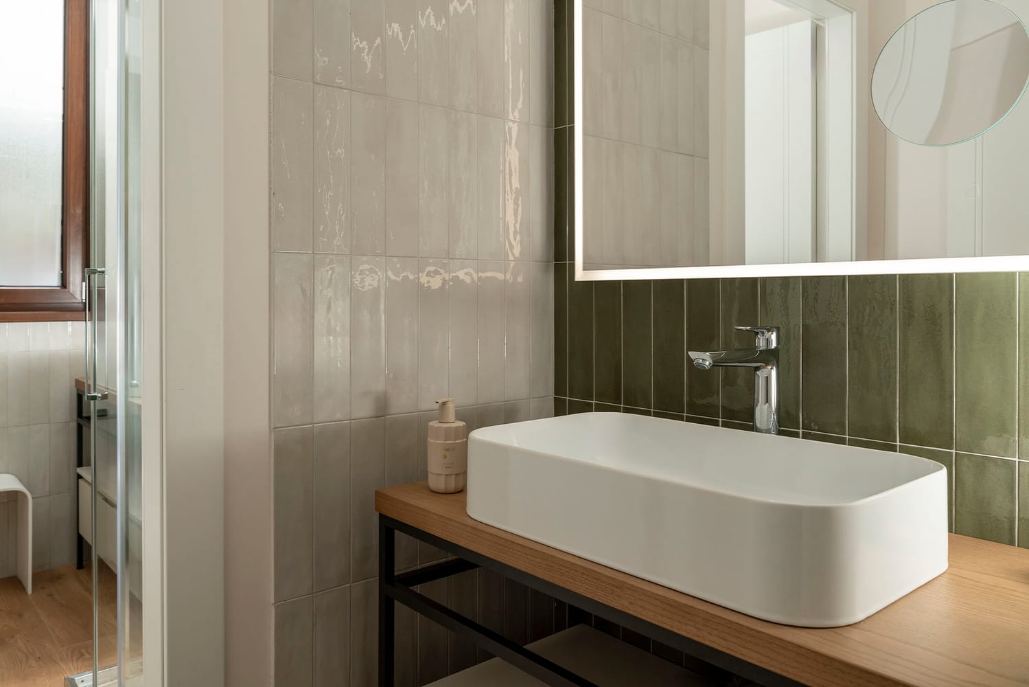 Detail of the bathroom sink in the Standard Apartment, Palazzo dei Guardiani, Venice