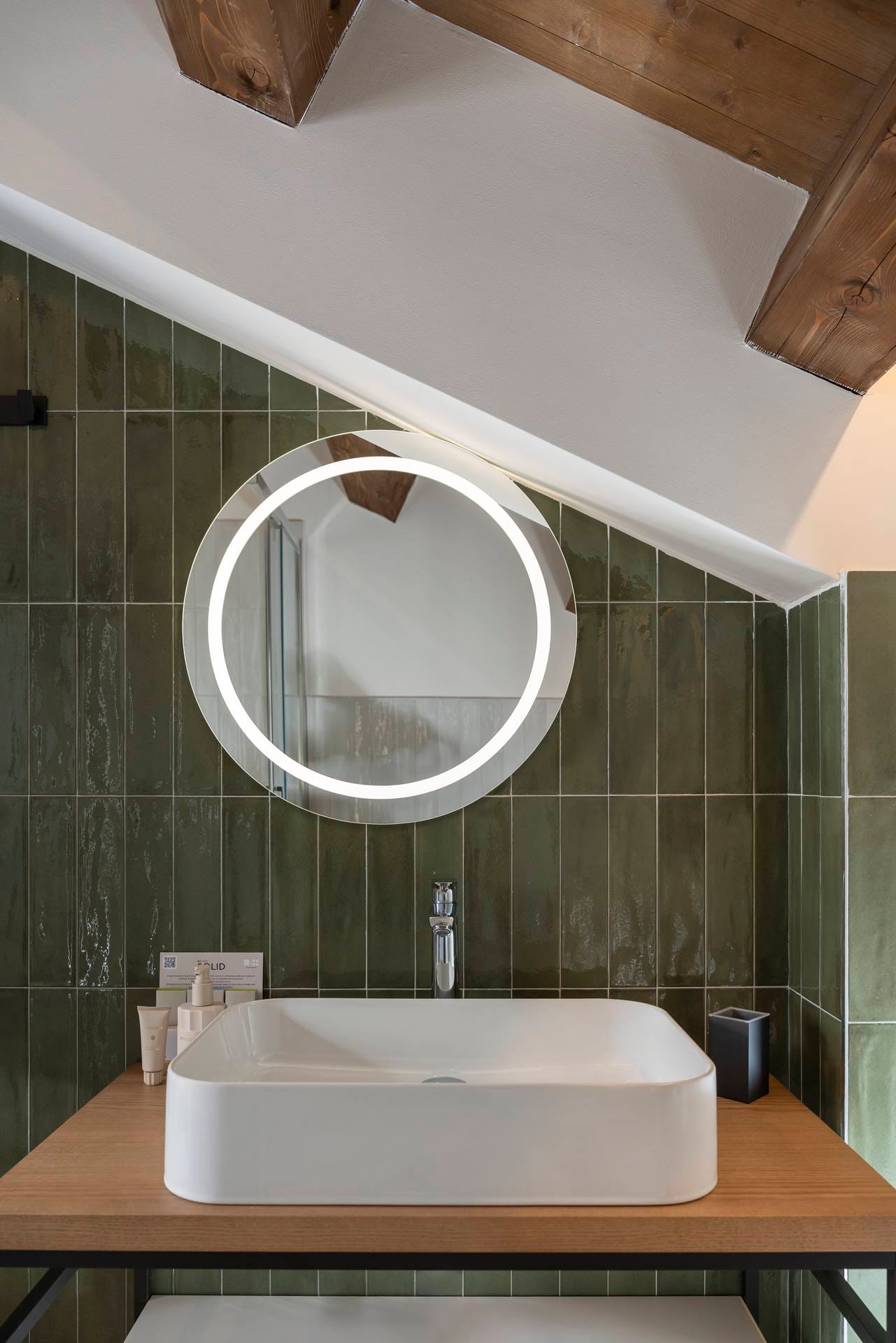 Detail of the bathroom sink in the Standard Apartment, Palazzo dei Guardiani, Venice