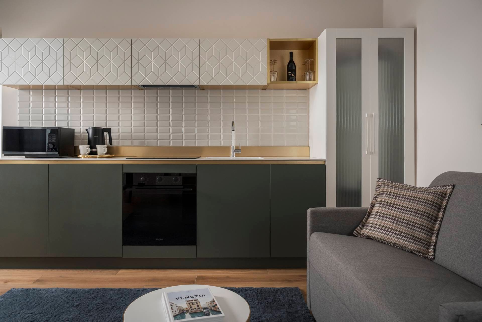 Open-plan fully equipped kitchen, Superior Apartment with Canal View