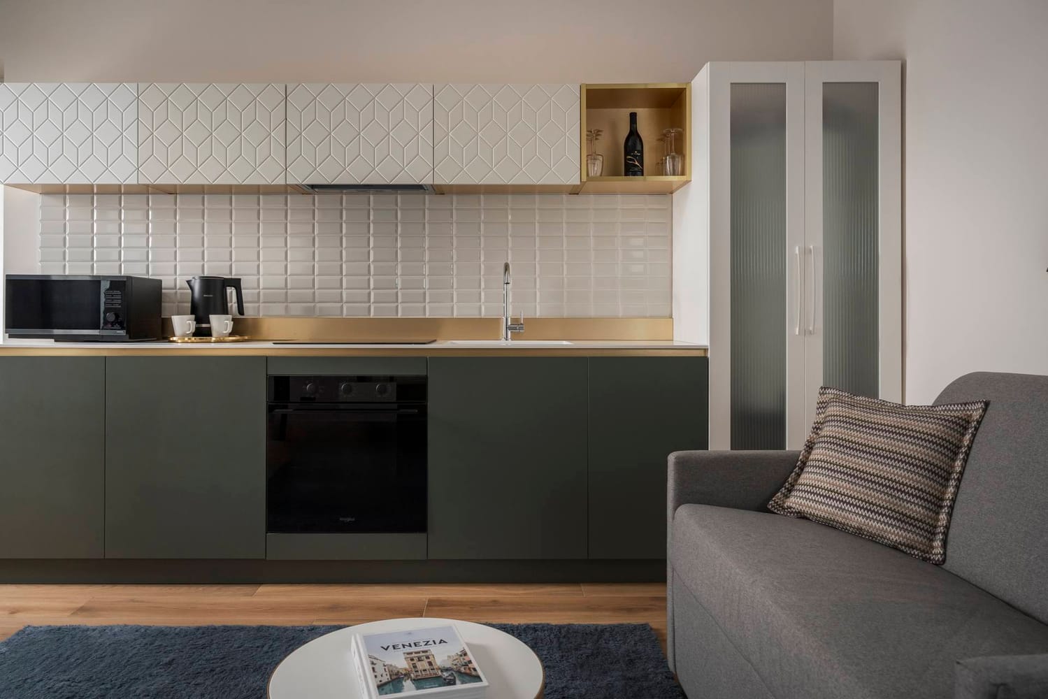 Open-plan fully equipped kitchen, Superior Apartment with Canal View
