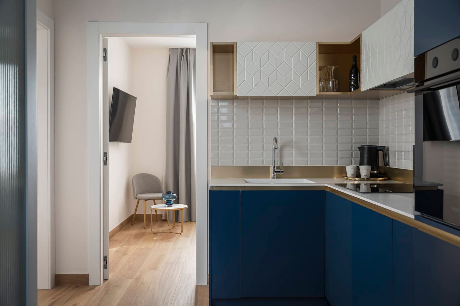 Detail of corner kitchen, Comfort Apartment, Palazzo dei Guardiani, Venice
